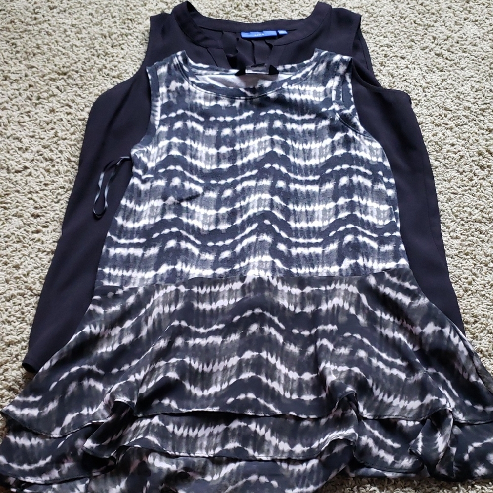 SET: 2 Women's Sleeveless Blouses
